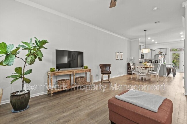 Photo - 306 Spindlewood Wy