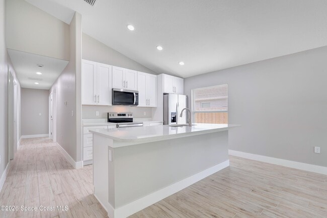 Photo - 857 Dunbar St