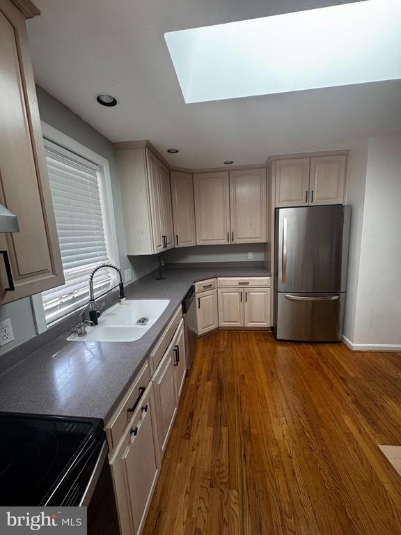 Photo - 2133 Hallmark Dr