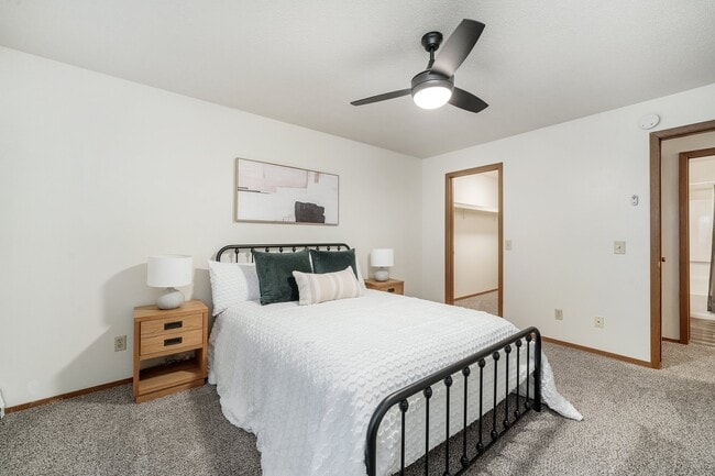 Bentwood Manor Apartments