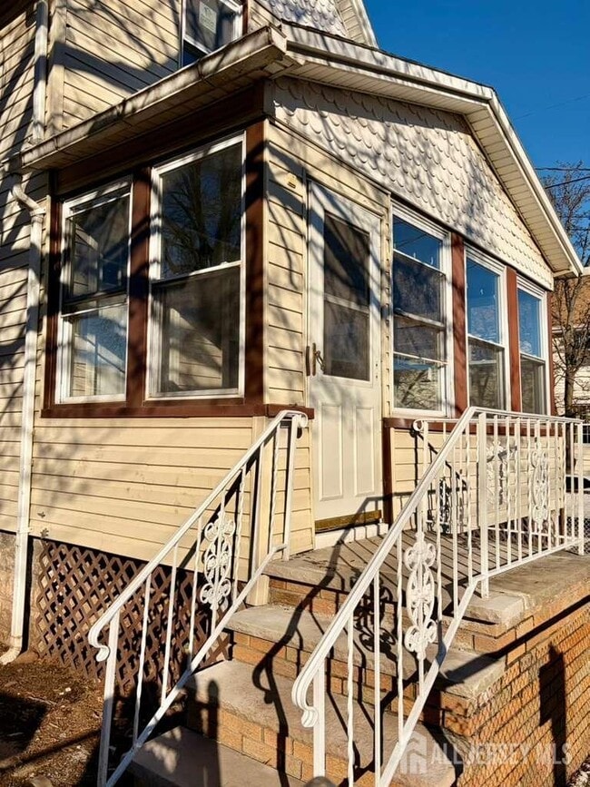 Building Photo - 57 Charles St