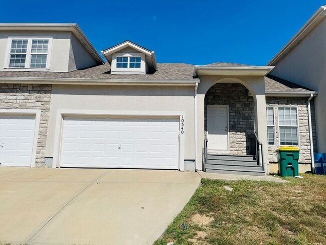 Building Photo - 10340 Parkview Ave