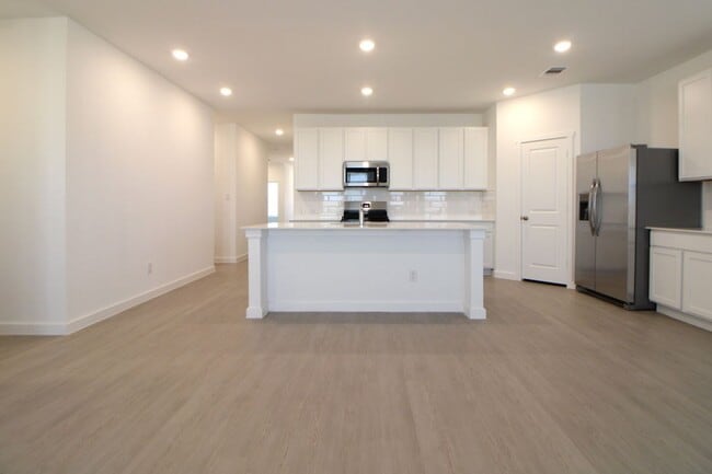 Photo - 5128 McKittrick