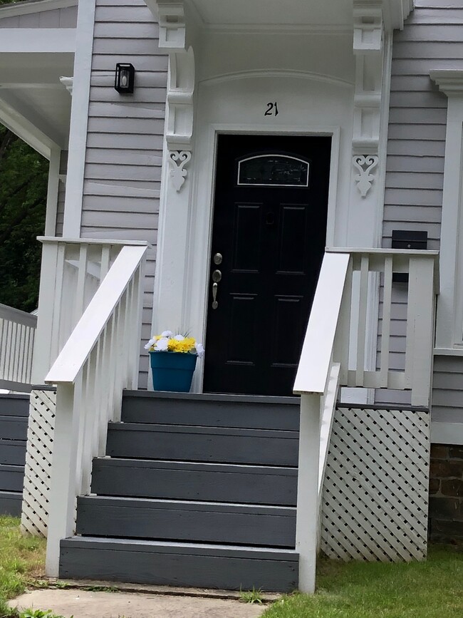 Photo - 21 Plymouth St Apartments Unit 2