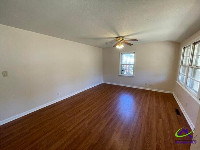 Photo - 107 Springdale Dr