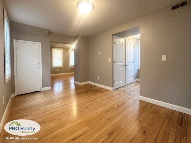Photo - 3 Bedroom House In Northeast Minneapolis
