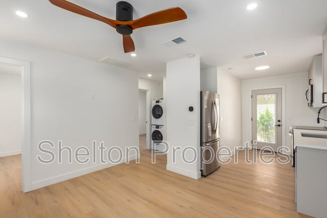 Photo - 616 N 10th Ave
