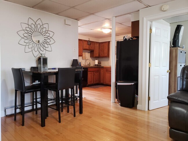 Dining Area/Kitchen - 185 Linwood Ave Unit 2