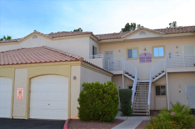 Building Photo - 1900 N Torrey Pines Dr Unit #203 - File 1096