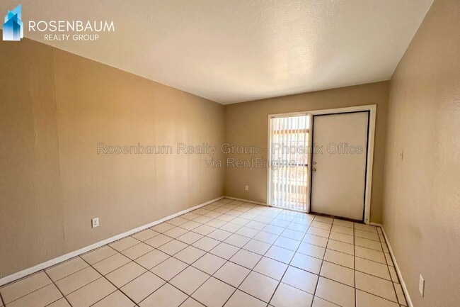 Building Photo - 26 W 6th Pl Unit 2
