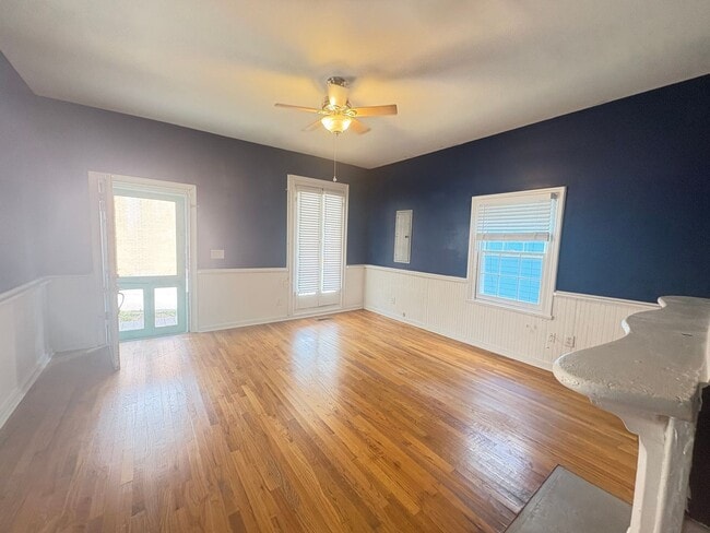 Building Photo - 888 Walnut St Ln