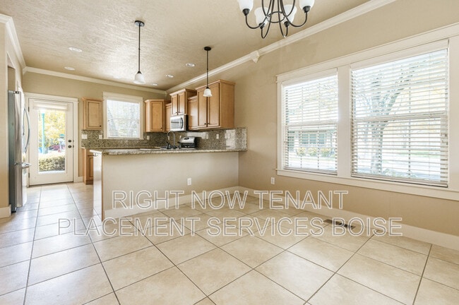 Photo - 994 E Winding Creek Dr