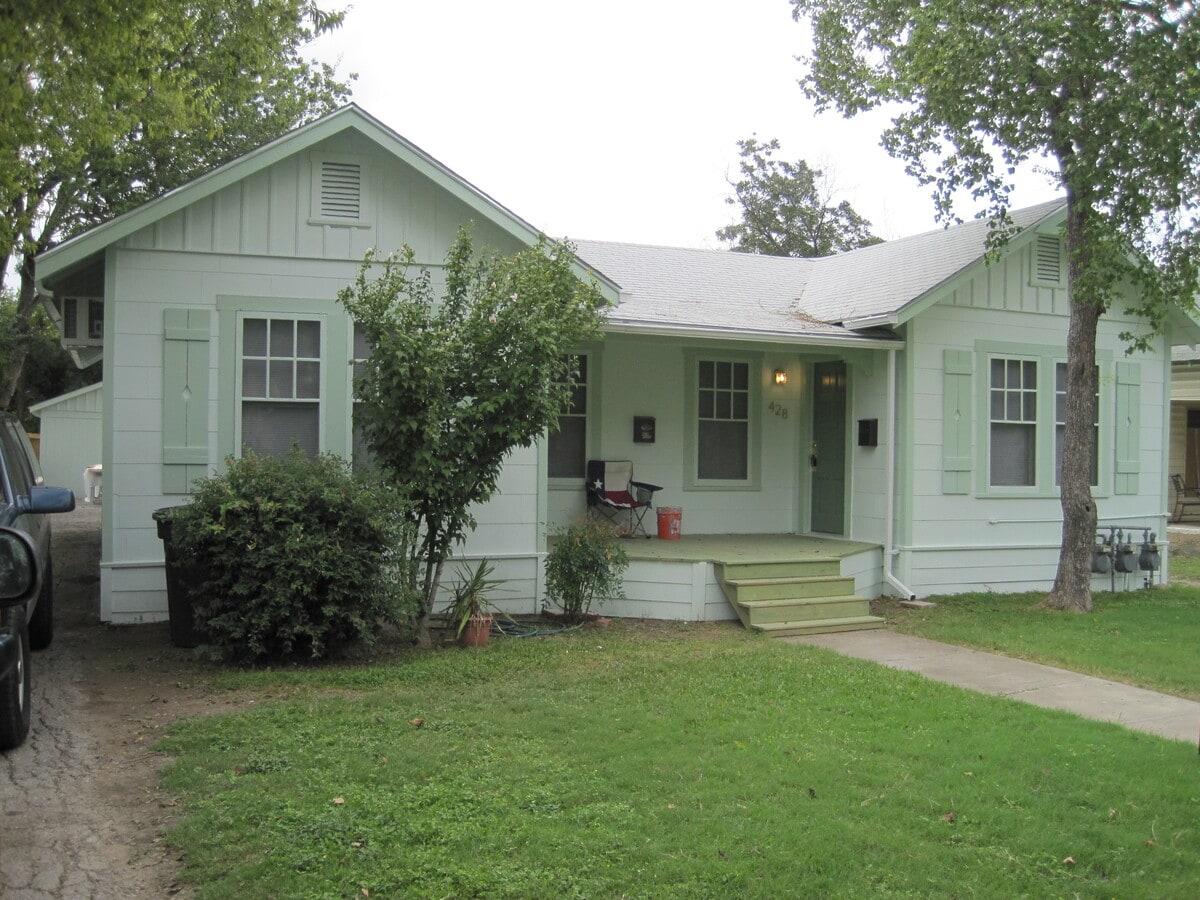 Photo - 430 East Highland Boulevard