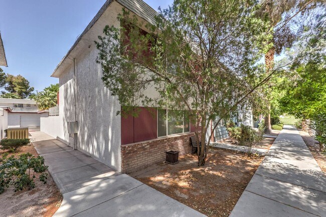 Photo - Huge one bedroom condo close community pool and tennis courts.