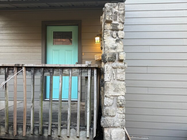 Photo - Yuhashi Properties1 (1606 Waterloo Trl) Unidad A