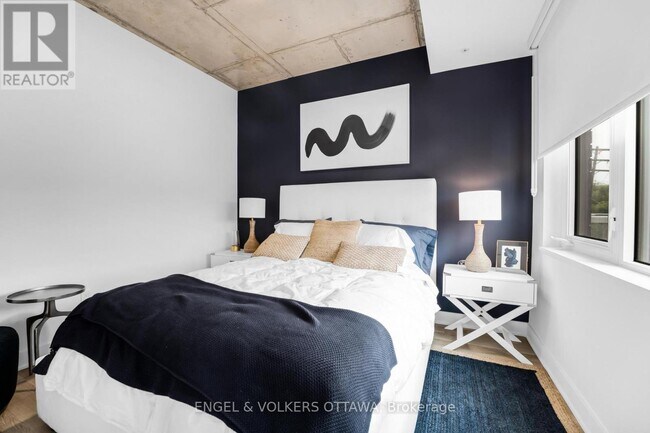 Photo - 1655 Carling Ave