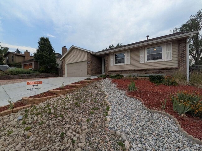 Building Photo - 2128 Beacham Dr