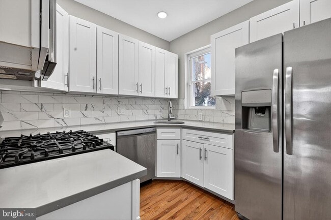 Photo - 2543 Nicholas St