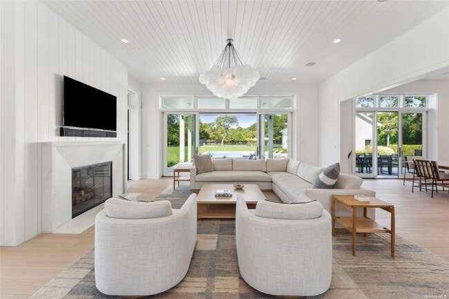 53A Tanners Neck Ln