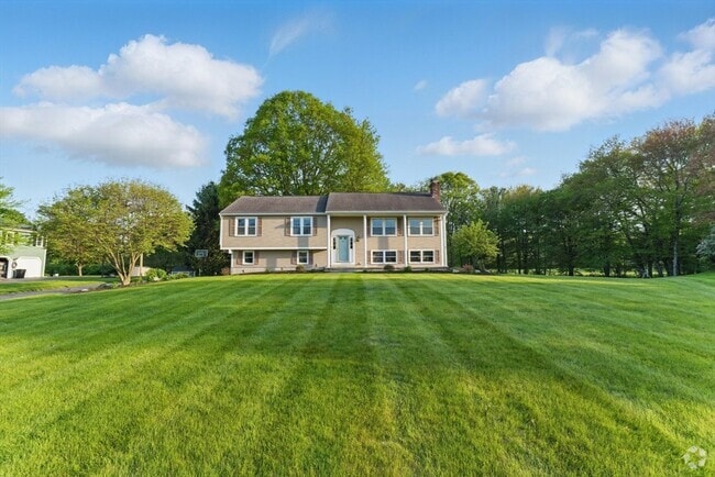 Building Photo - 121 Indian Meadow Dr Rental