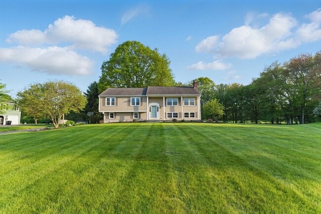 Photo - 121 Indian Meadow Dr House