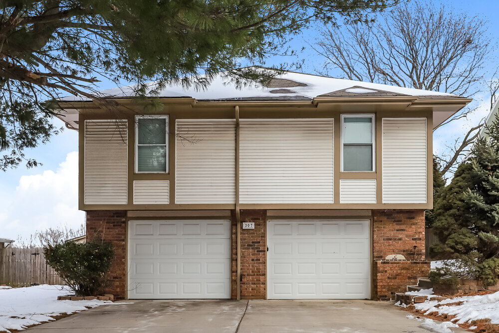 Photo - 307 NW Sherwood Dr