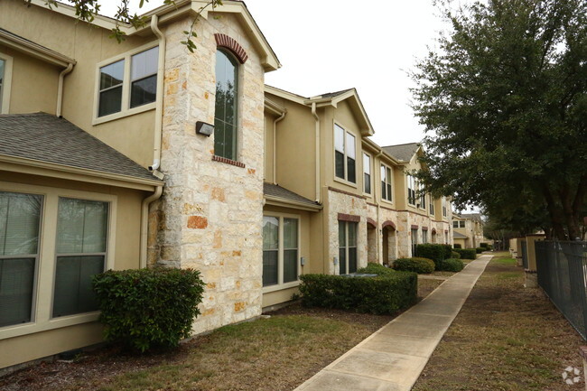 The Meadows at Bentley Drive - The Meadows at Bentley Drive Apartments