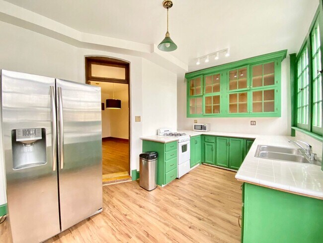 Photo - Renovated 3 Level TH - Ready to Rent