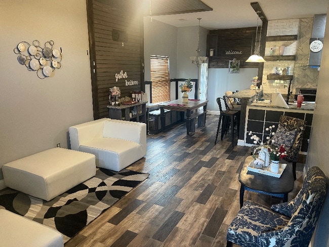 Photo - 1504 Pemberton Ln