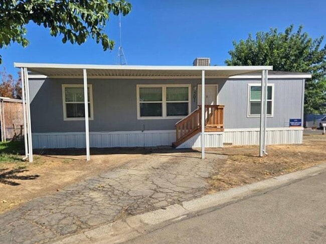Building Photo - 501 E Kinney St Rental