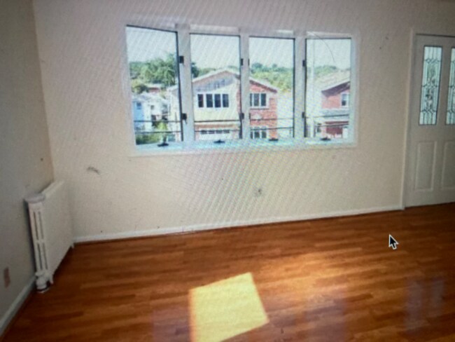 Photo - 159 Seneca Ave House