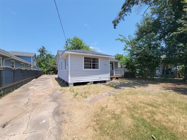 Photo - 5217 Hershe St