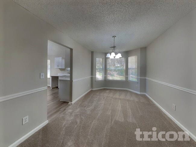 Photo - 2720 Rambling Way