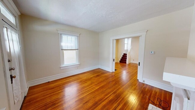159 E Maynard Ave
