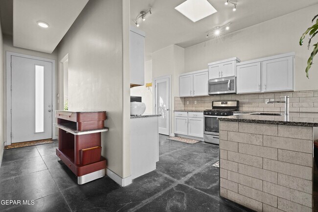 Photo - 14267 Richard Wiles