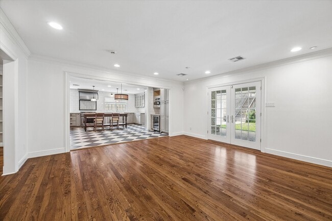 Photo - 5210 Meadow Lake Ln