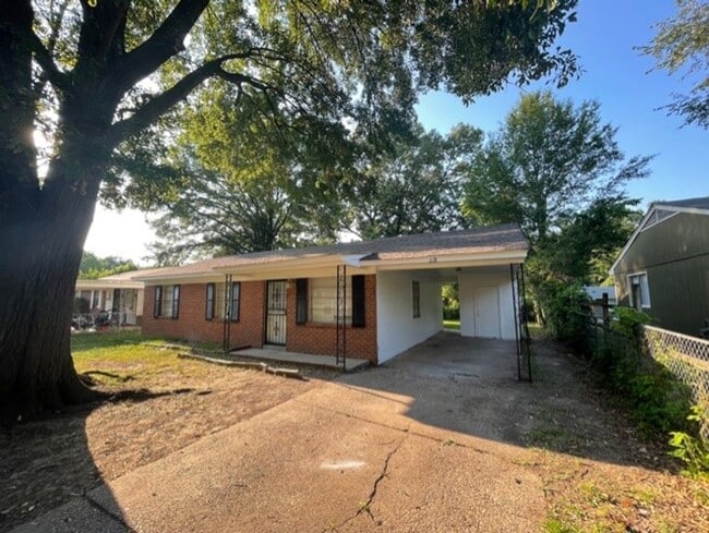 Building Photo - 618 Frayser Dr