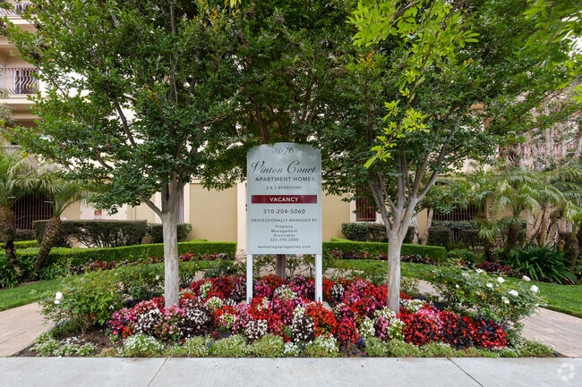 Building Sign - Vinton Court - H63 Rental