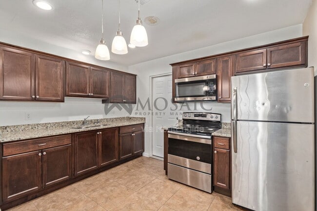 Building Photo - 4624 S 19th Ave