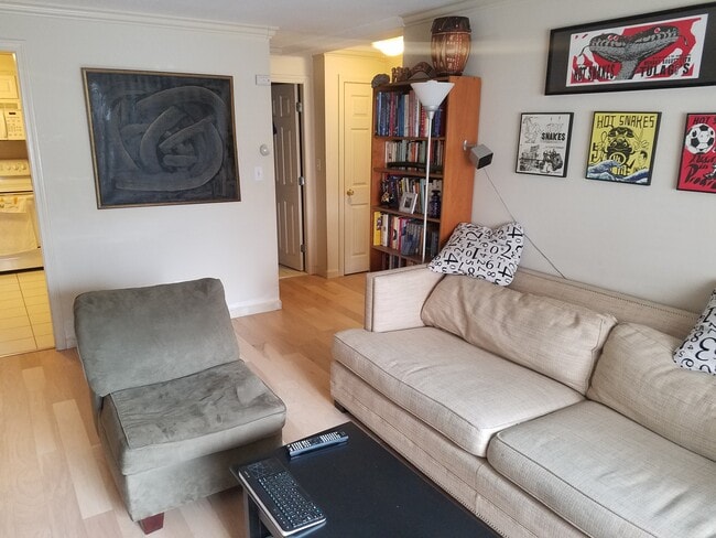 Photo - 329 Harvard St Unit 10