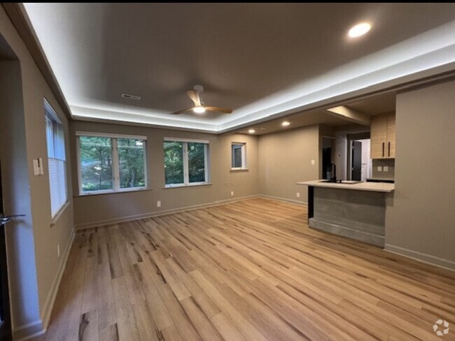 Building Photo - 319 Burlage Cir Unit 319 Burlage Circle Rental