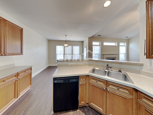 Photo - 112 Spalding Ln