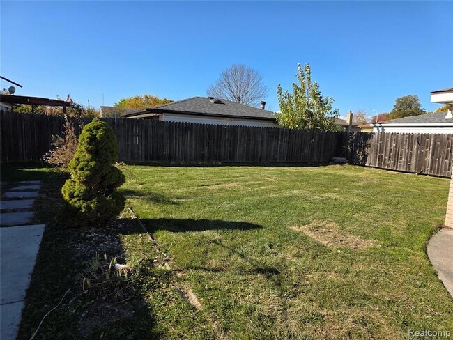 Photo - 20059 Washington St