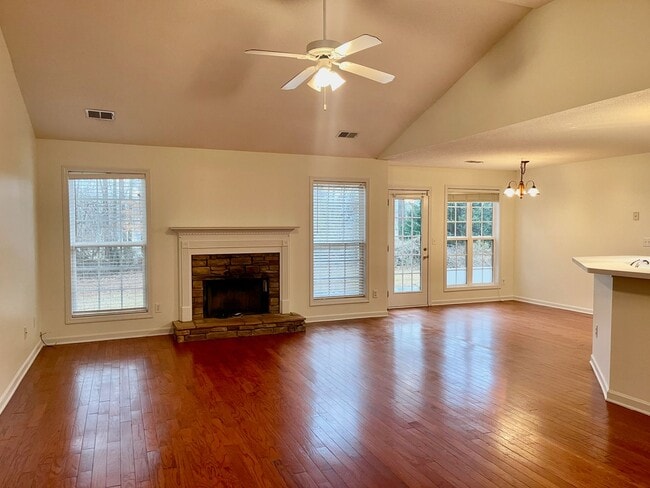Photo - 184 Hampton Oaks Cir