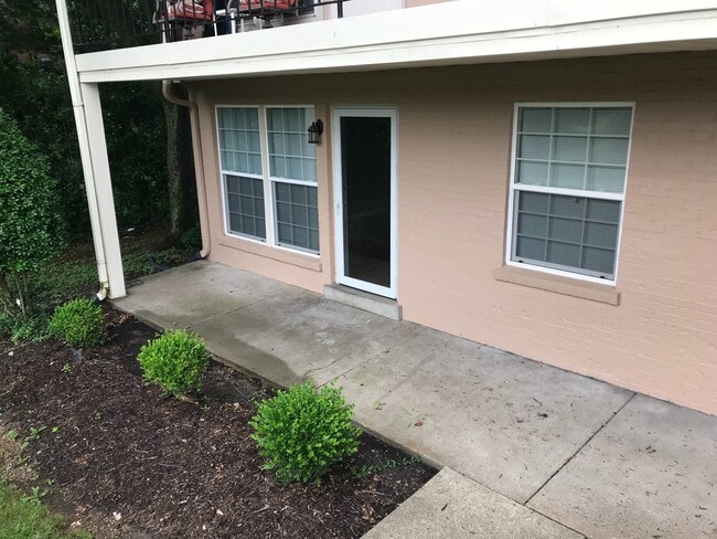 Building Photo - Patio Style Condo Home - Rent Ready