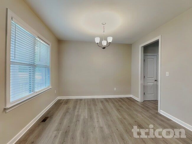Photo - 262 Dundalk Dr