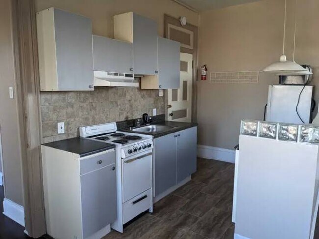 Photo - 1749 Crafton Blvd Unit 2