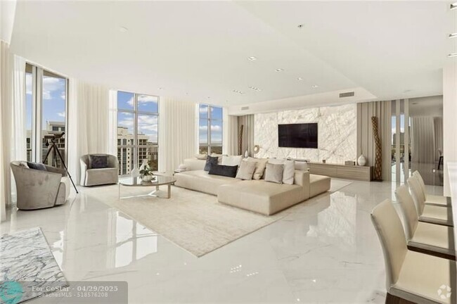 Building Photo - 17301 Biscayne Blvd Unit PH 7 Rental