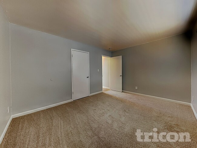 Photo - 1613 James St