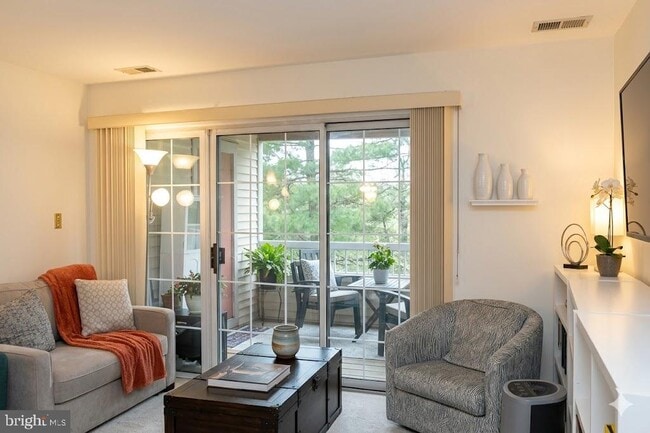 Building Photo - 109 Delamere Dr Unit 7